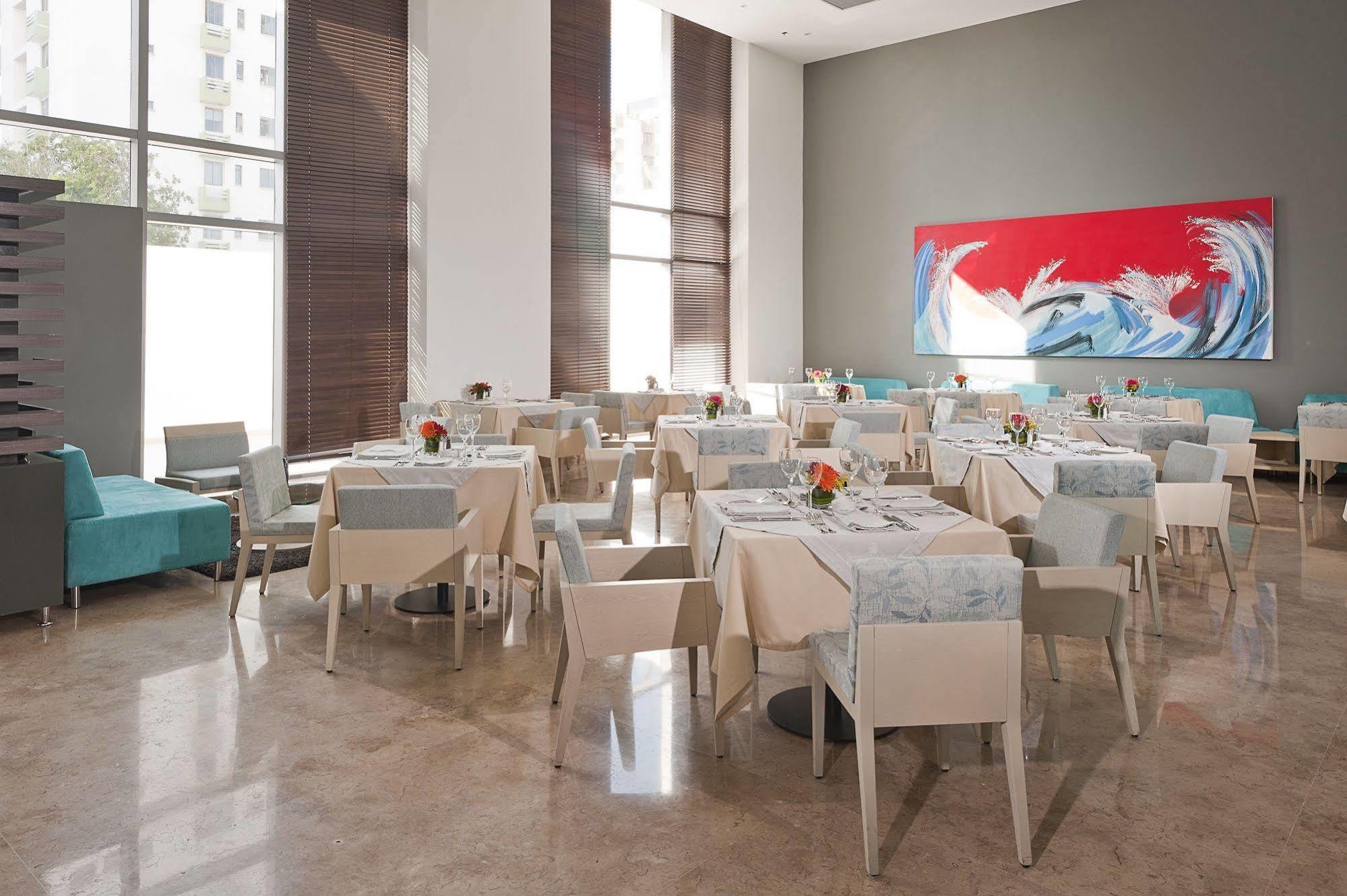 Nh Collection Royal Smartsuites Barranquilla  Restauracja zdjęcie